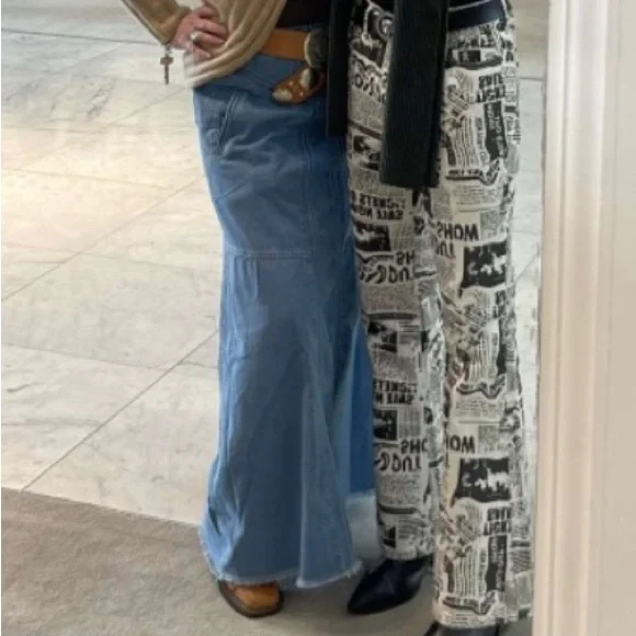 Frayed Edge Hem Denim Maxi Skirt w/Pockets - Picture 11 of 11